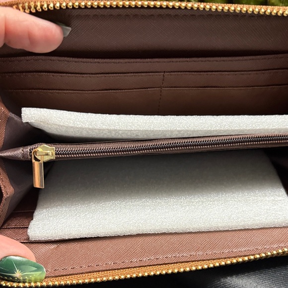 Classic Fashion Vegan Embossed Bag and Wallet Set - Green and Brown - Picture 2 of 6